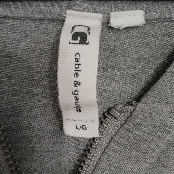 Cable & Gauge Gray Long Sleeve with a hood Size Large - Picture 5 of 5